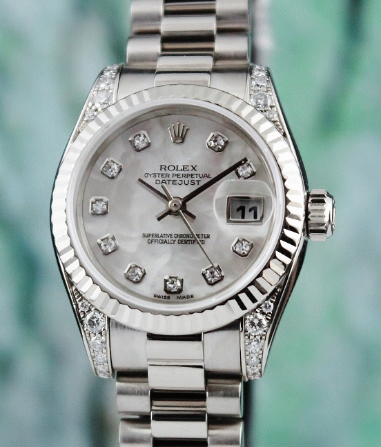 (image for) A ROLEX LADY SIZE 18K WHITE GOLD OYSTER PERPETUAL DATEJUST - 179239