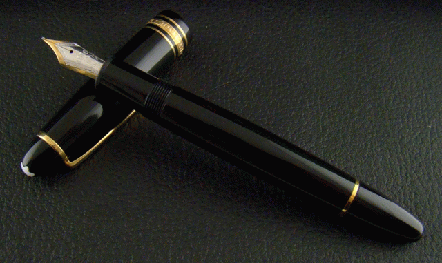 (image for) A MONT BLANC LACQUER FOUNTAIN PEN / BIG SIZE