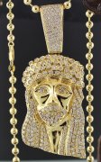 (image for) A 18K YELLOW GOLD DIAMOND PENDENT WITH CHAIN